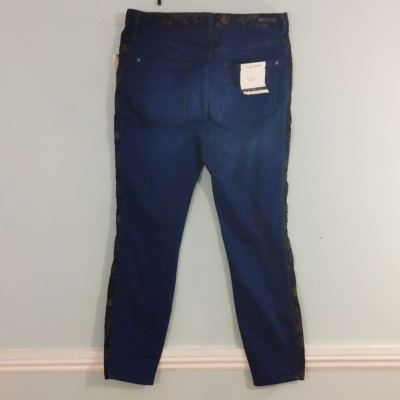 Pilcro High Rise Floral Contrast Skinny Jeans 14 - Picture 6 of 10